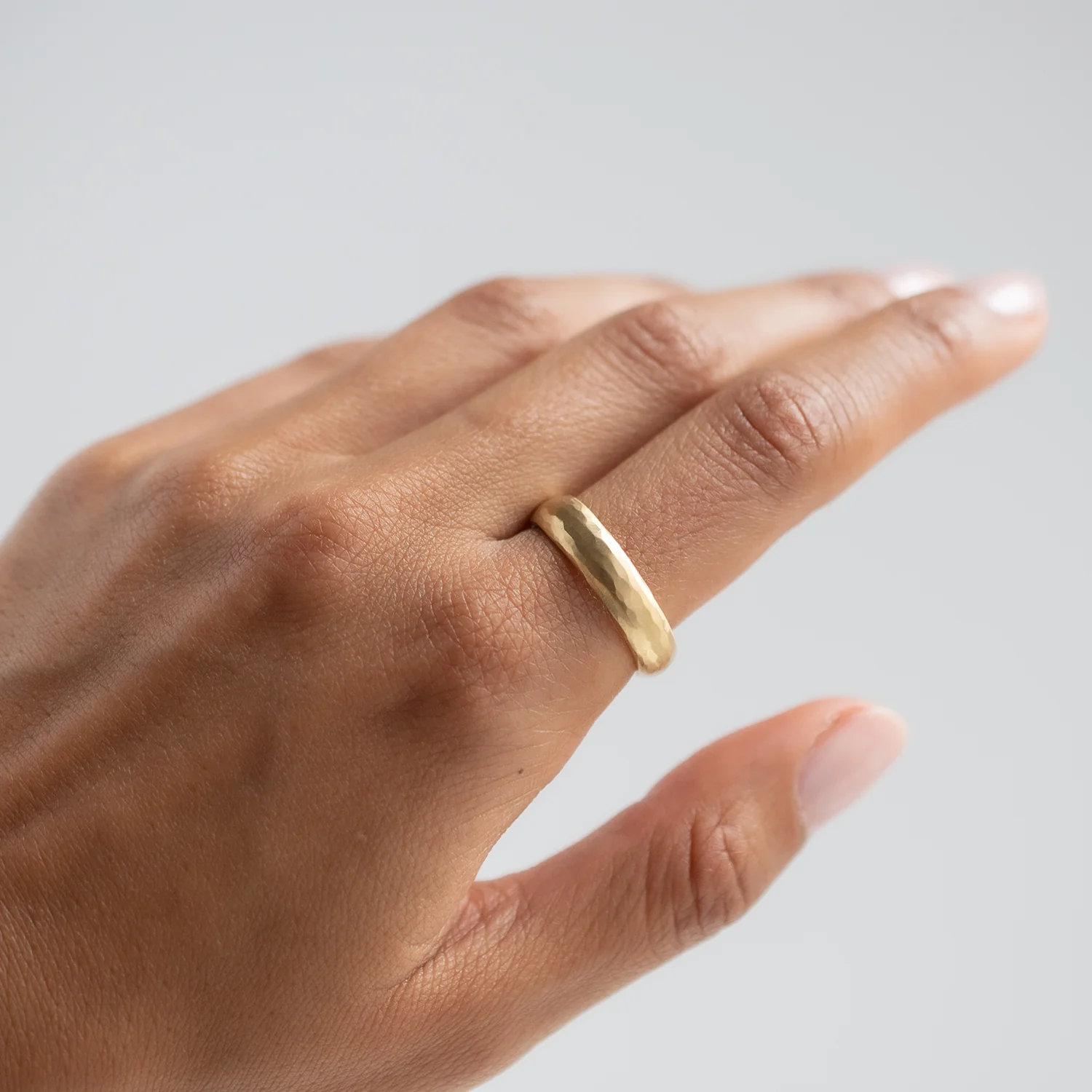 Half Round Hammered Band - Image 2