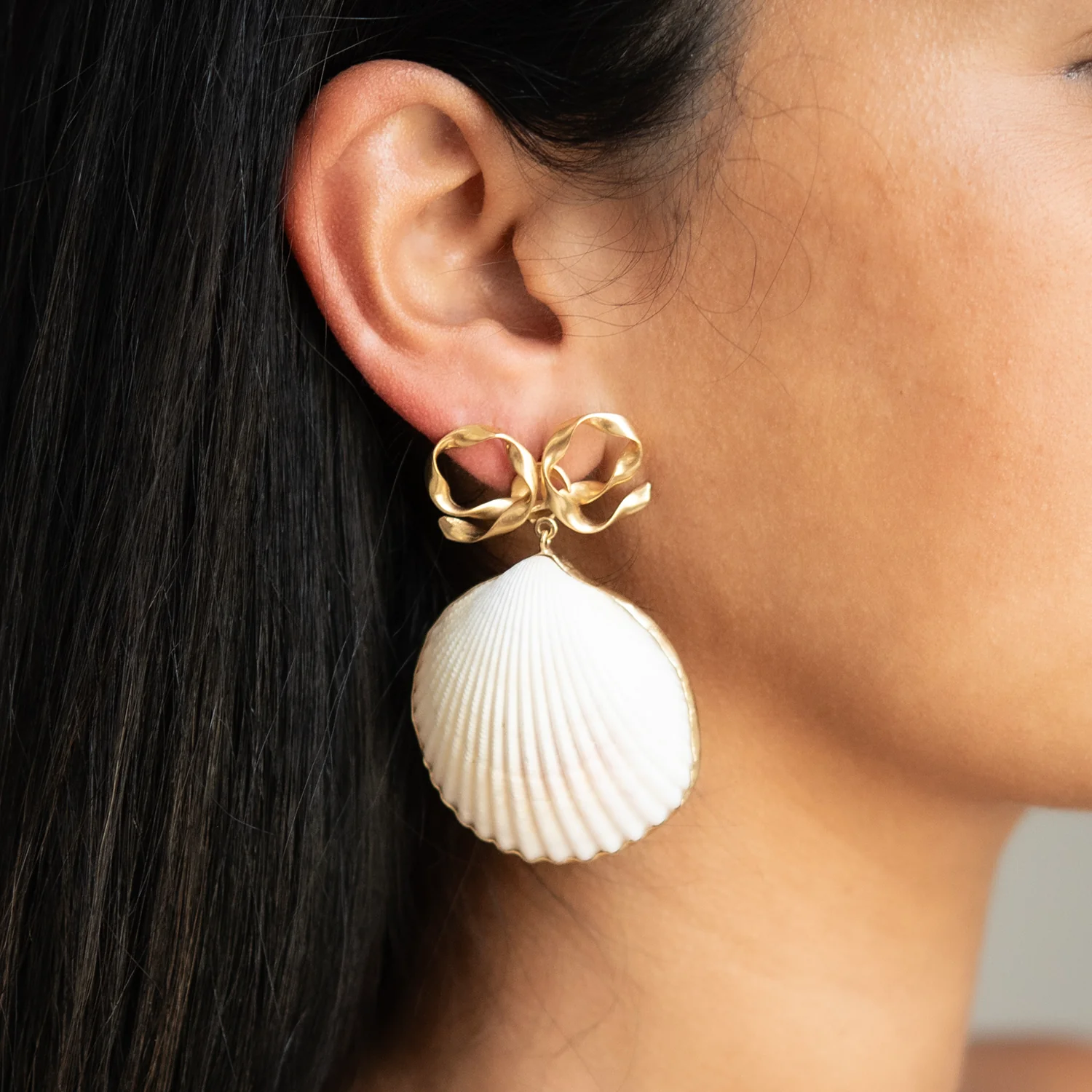 Bow & Shell Earrings - Image 2