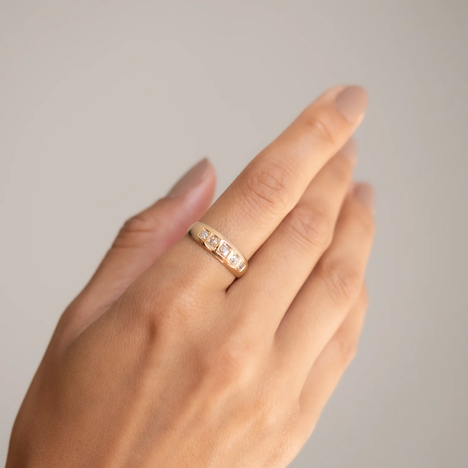 Edwardian Diamond Line Ring - Image 2