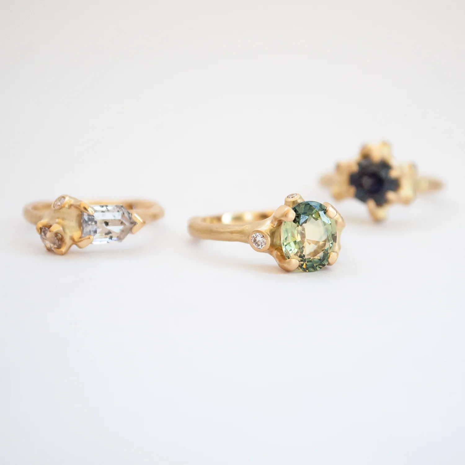 Green Oval Sapphire Cluster Ring - Image 9