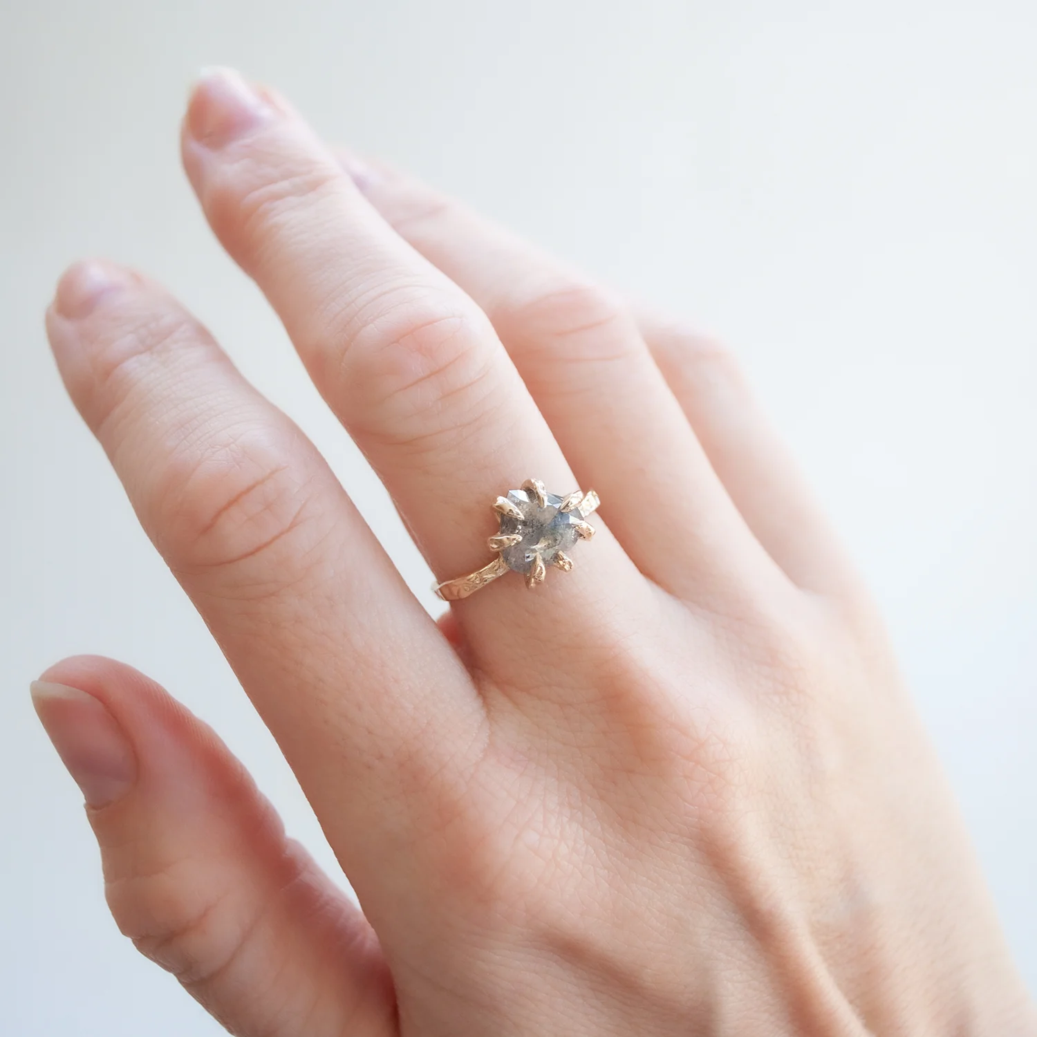 Misty Gray Stingray Claw Solitaire - Image 2