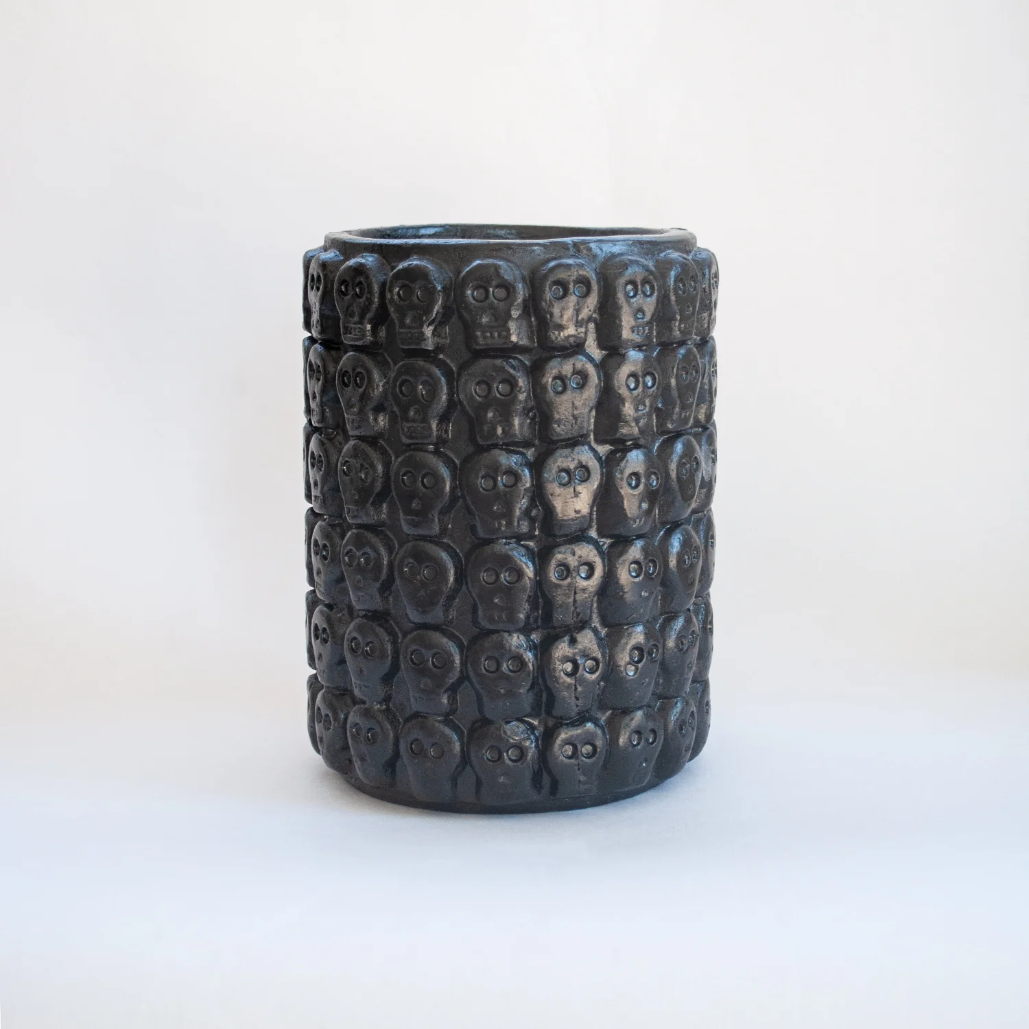 Pantli Skulls Small Planter - Image 2