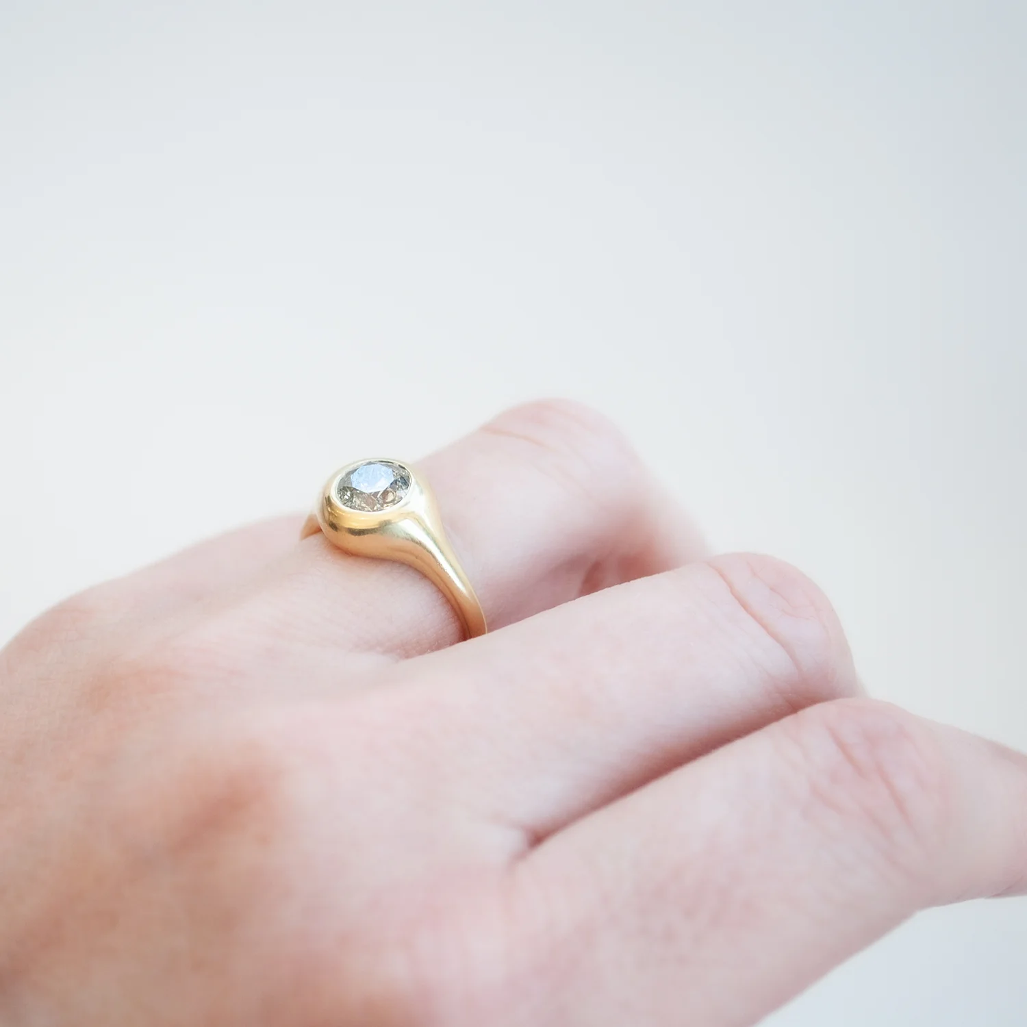Round Diamond Swell Ring - Image 6