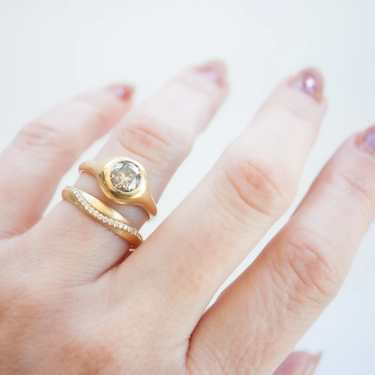 Round Diamond Swell Ring - Image 7