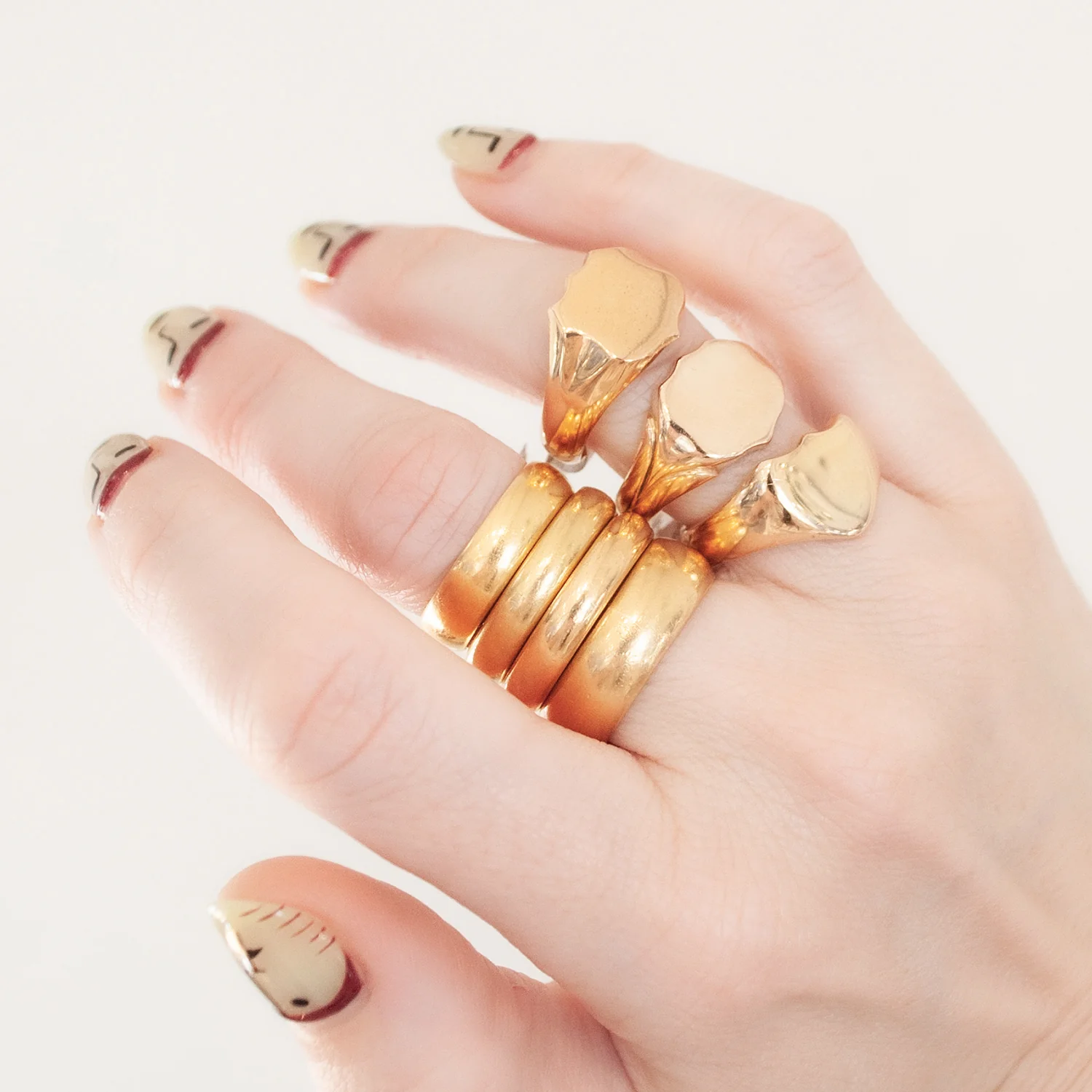 Vintage Signet Shield Ring - Image 2