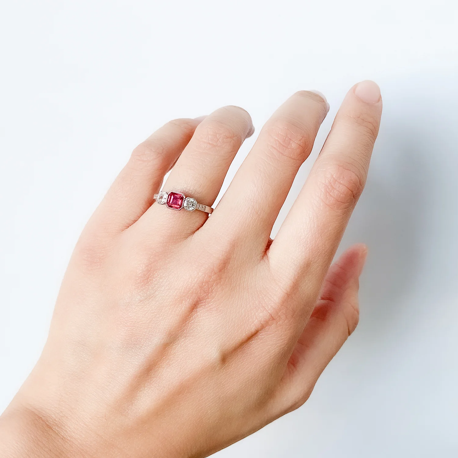 Art Deco Ruby & Diamond Ring - Image 2